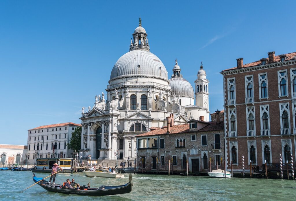 venice, italy, gondola-1606929.jpg