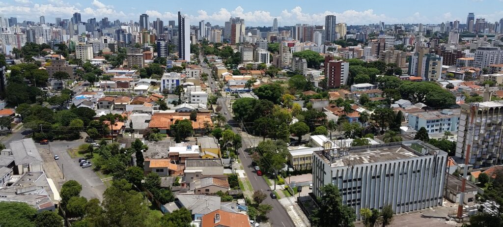 Descubra a Encantadora Curitiba em Detalhes