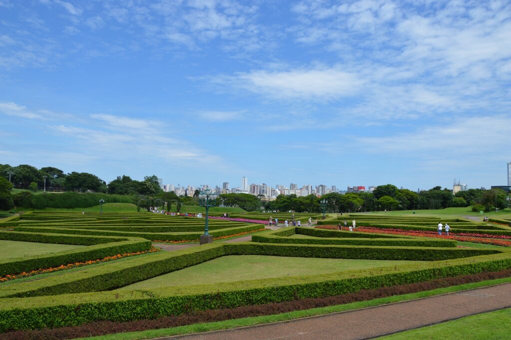 Descubra a Encantadora Curitiba em Detalhes